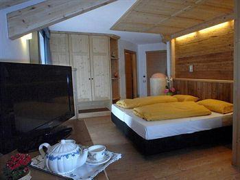 Scoiattolo Hotel 4*